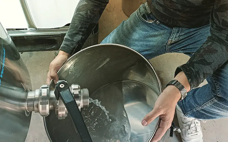 Nicolas-distille-alcool-maison